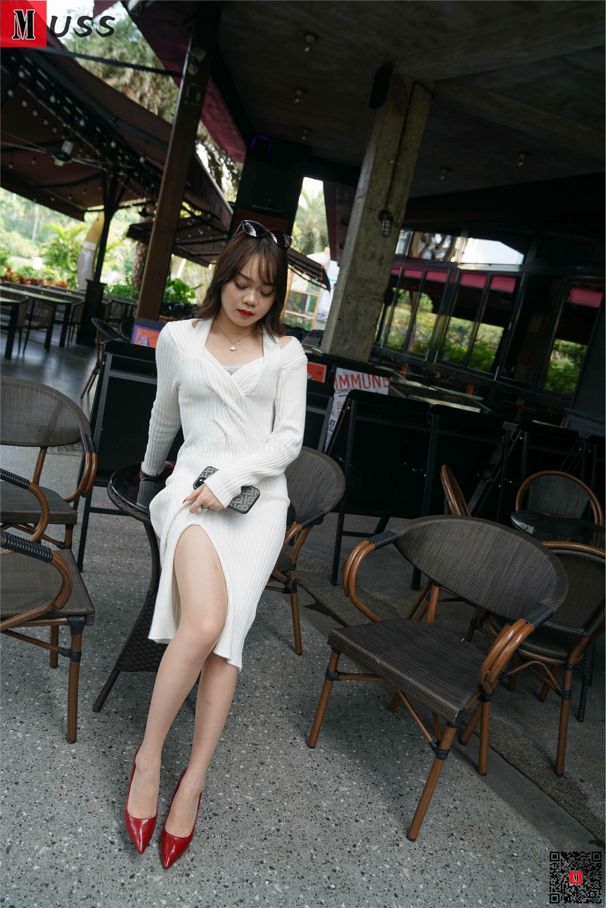 MussGirl慕丝女郎  NO.202 白色连衣裙高跟